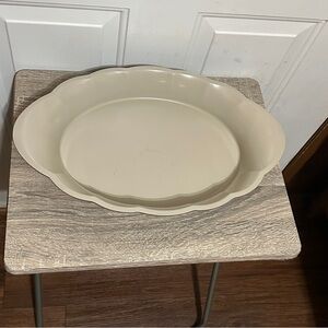 Wilton Vintage Scalloped Oval Baking Dish Casserole Coated Nonstick Bakeware